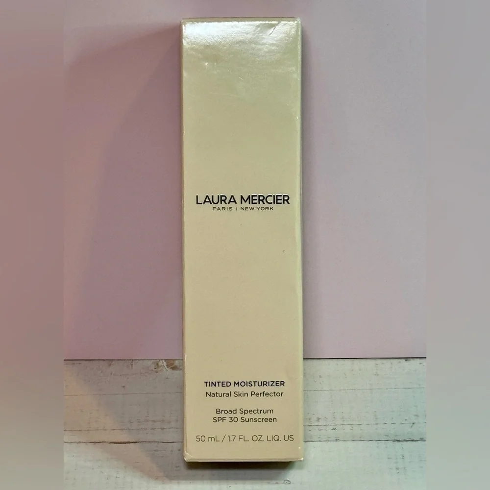 LAURA MERCIER TINTED MOISTURE NATURAL SKIN PERFECT-5N1 WALNUT-SPF30-NIB 1.7 OZ